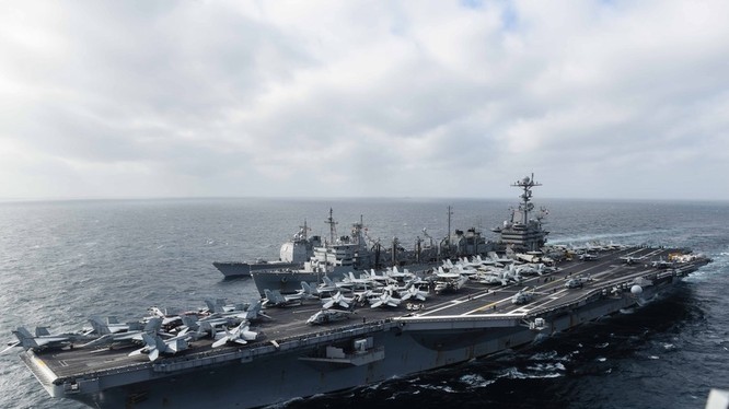 Chùm ảnh mới nhất về hoạt động hạm đội tàu sân bay Mỹ trên Biển Đông