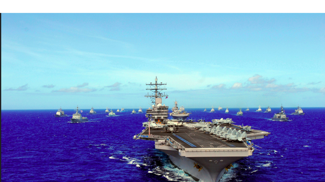 Tàu sân bay USS Ronald Reagan hoạt động trên biển Đông