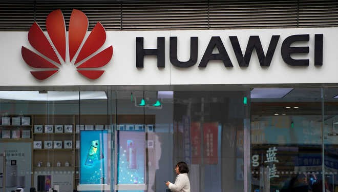 Trước lệnh cấm vận của Hoa Kỳ, Huawei tăng cường tầm ảnh hưởng ở thị trường châu Phi. Ảnh: The Tribune