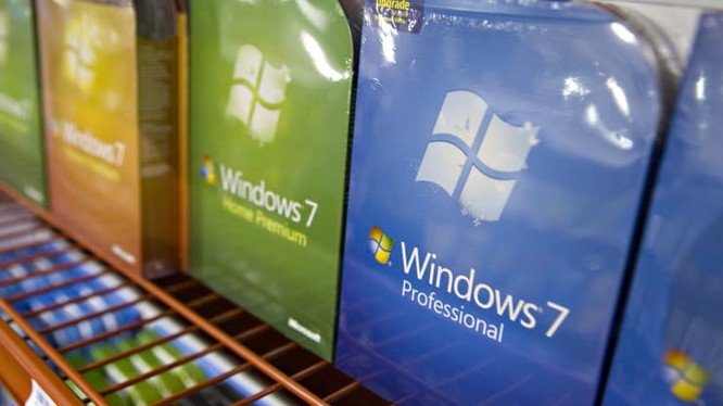 Hàng triệu chiếc máy tính chạy Windows 7 sẽ không được nhận hỗ trợ của Microsoft từ ngày hôm nay. Ảnh: CNBC