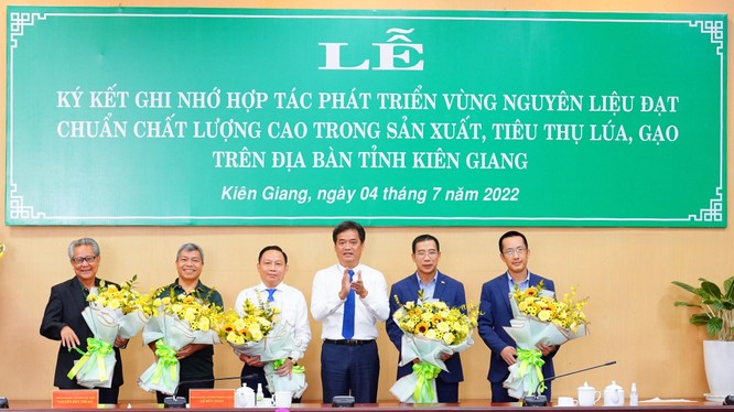 Đại diện LTG, Sở Nông nghiệp và Phát triển Nông thôn Kiên Giang và MB Bank tại buổi lễ ký kết hợp tác