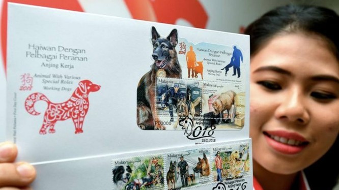 Pos Malaysia gần đây đã đưa ra một loạt tem kỷ niệm với hình ảnh những chú chó để chào mừng năm Mậu Tuất. Ảnh: Bernama