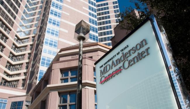 Trung tâm nghiên cứu và điều trị ung thư MD Anderson ở Houston nơi có 9 nhà khoa học gốc Hoa bị đuổi việc