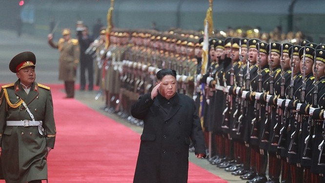 Nhà lãnh đạo Triều Tiên Kim Jong-un trở về Bình Nhưỡng sau cuộc gặp gỡ thượng đỉnh Hà Nội. Dư luận quốc tế rất quan tâm liệu Triều Tiên có tiếp tục chương trình phi hạt nhân hóa không?