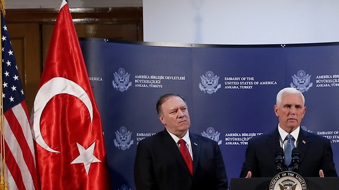 Phó Tổng thống Mỹ Mike Pence họp báo tại Ankara tuyên bố Mỹ và Thổ Nhĩ Kỳ đã đạt được thỏa thuận ngừng bắn cho việc Thổ Nhĩ Kỳ chấm dứt hoạt động quân sự và rút quân khỏi miền Bắc Syria.