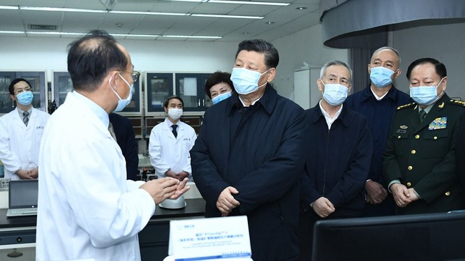 Ngày 10/3, ông Tập Cận Bình tới thị sát Vũ Hán lần đầu tiên kể từ khi dịch bệnh COVID-19 bùng phát cuối năm 2019 (Ảnh: Tân Hoa xã)