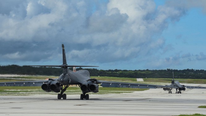 Mỹ đã đột ngột bố trí máy bay ném bom chiến lược siêu thanh B-1B tại căn cứ Andersen trên đảo Guam thay cho loại B-52 từ trung tuần tháng 4 (Ảnh: CNA).