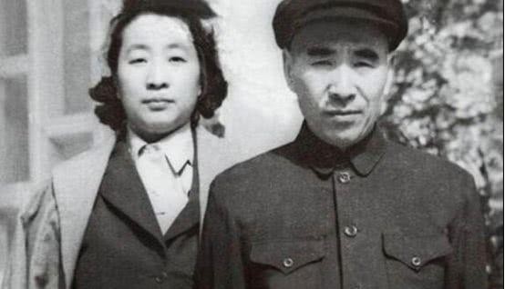 Vợ chồng Lâm Bưu và Diệp Quần đều tử nạn trong vụ rơi máy bay ngày 13/9/1971 (Ảnh: kanlishi).