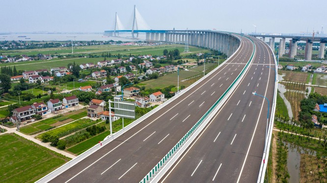 Con đường cao tốc chưa hoàn thành khiến Montenegro mắc nợ Trung Quốc gần 1 tỷ USD (Ảnh: Đa Chiều).
