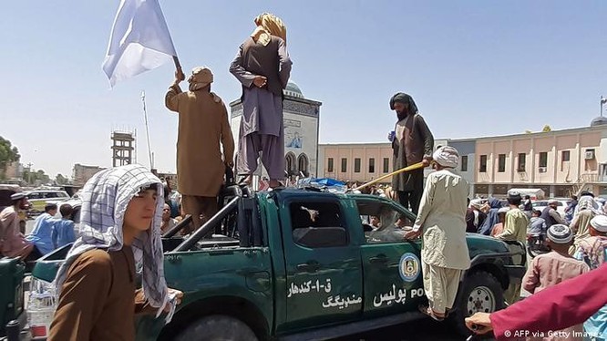 Taliban chiếm được Kandahar, thành phố lơnd thứ hai của Afghanistan (Ảnh: Deutsche Welle).