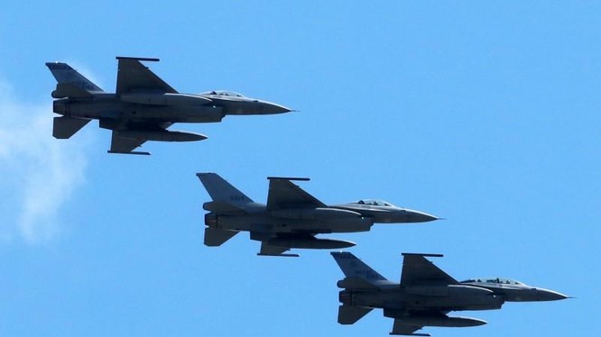Chương trình nâng cấp máy bay F-16 của Đài Loan là một mục tiêu được tình báo Trung Quốc quan tâm săn lùng (Ảnh: Storrm).