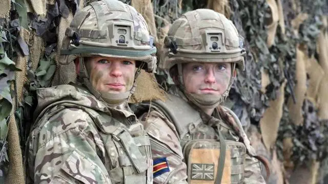 Một phần mười nữ binh sĩ Anh ở Afghanistan phải về nước sớm do mang thai (Ảnh: QQ).