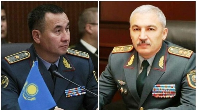 Ngày 19/8, Tổng thống Kazakhstan Tokayev bất ngờ cách chức Bộ trưởng Quốc phòng của ông Bektavov (trái), đưa ông Ruslan Zhaksylykov (phải) lên thay (Ảnh: Đông Phương).