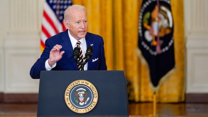 Tổng thống Mỹ Joe Biden cảnh báo công dân Mỹ phải nhanh chóng rời khỏi Ukraine (Ảnh: Dwnews).