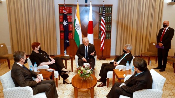Ngày 11/2, Thủ tướng Australia Morrison họp với 4 ngoại trưởng Mỹ, Australia, Ấn Độ và Nhật Bản liên quan đến việc đối phó Trung Quốc (Ảnh: AP).