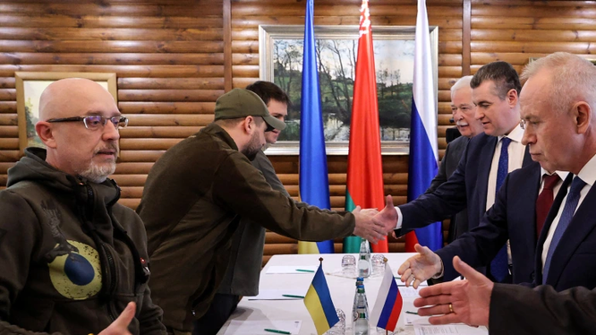 Cuộc đàm phán hòa bình Nga-Ukraine đã có bước tiến triển quan trọng (Ảnh: AFP).