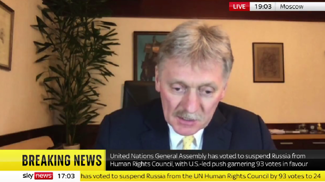 Người phát ngôn Điện Kremlin Sergey Peskov trả lời phỏng vấn trực tiếp trên sóng truyền hình Sky News hôm 7/4.