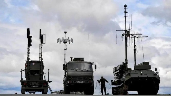 Quân đội Nga triển khai nhiều hệ thống, tổ hợp tác chiến điện tử tham gia "Chiến dịch quân sự đặc biệt" chống Ukraine (Ảnh: QQ).