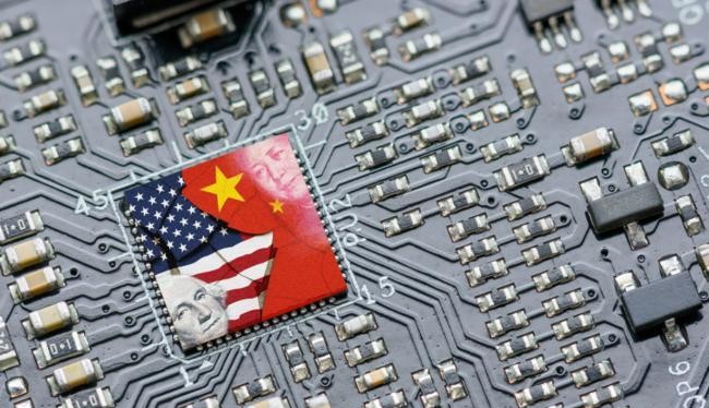 Truyền thông Trung Quốc: Mỹ đã phát động cuộc chiến tranh toàn diện về chip chống Trung Quốc (Ảnh: shutterstock).