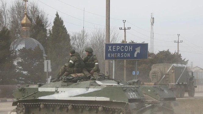 Nga tiến hành chiến dịch quân sự đặc biệt ở Donbass