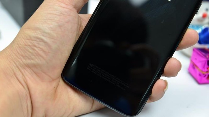 Samsung S7 Edge Black Pearl phiên bản Hàn Quốc về Việt Nam gần đây.