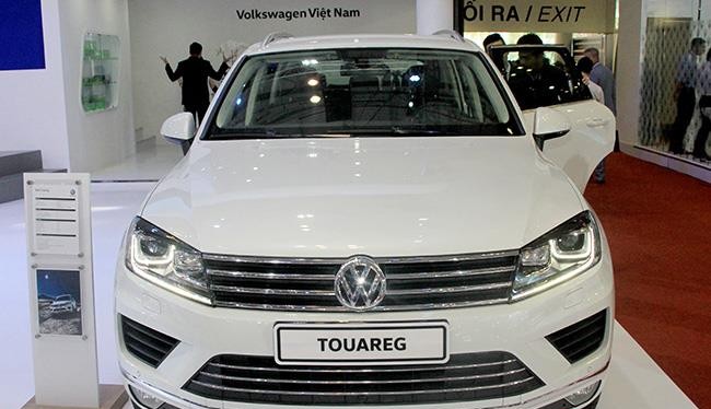 Mẫu SUV Touareg sẽ được giảm giá tới 345 triệu đồng.