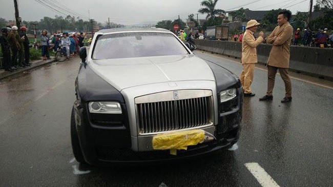 Chiếc Rolls-Royce Ghost đã gây ra tai nạn