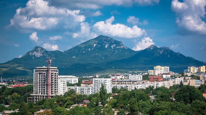 Thành phố Pyatigorsk bao quanh năm ngọn núi 
