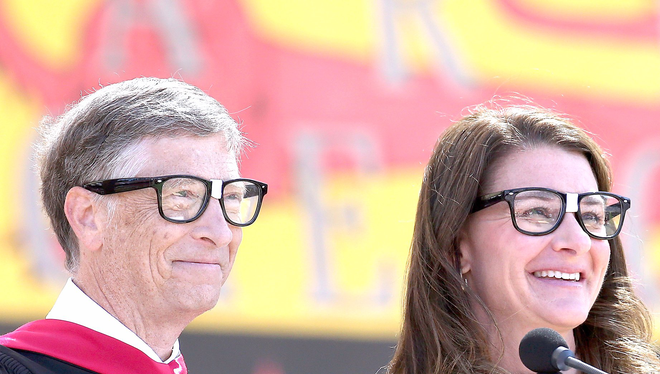 Nhà sáng lập Microsoft Bill Gates và vợ