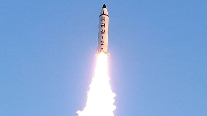 Bình Nhưỡng nói rằng tên lửa mà họ mới thử nghiệm là loại Pukguksong-2. Ảnh BBC