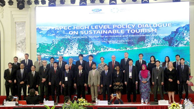 Đại diện các nền kinh tế thành viên APEC tham dự đối thoại - Ảnh: ĐỨC HIẾU
