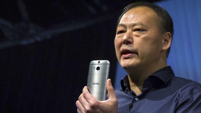 One M8 là smartphone đầu tiên được trang bị camera kép của HTC ẢNH: REUTERS
