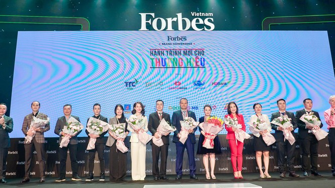 Forbes Việt Nam vinh danh các ngân hàng, tổ chức tín dụng vào “Top những thương hiệu tài chính” nổi bật