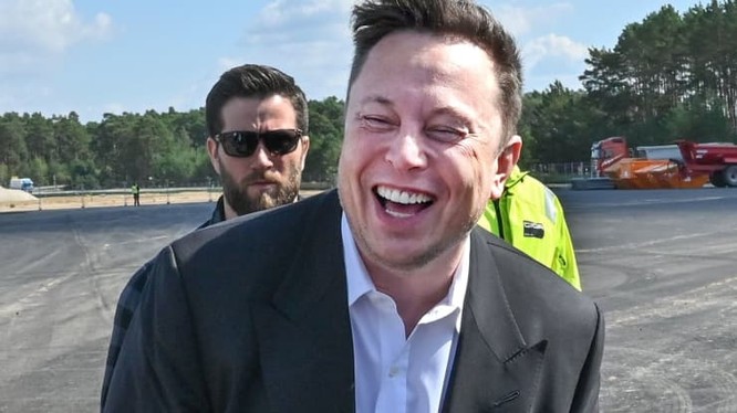 Tỉ phú Elon Musk - ông chủ hãng xe điện Tesla. (Ảnh: CNBC)