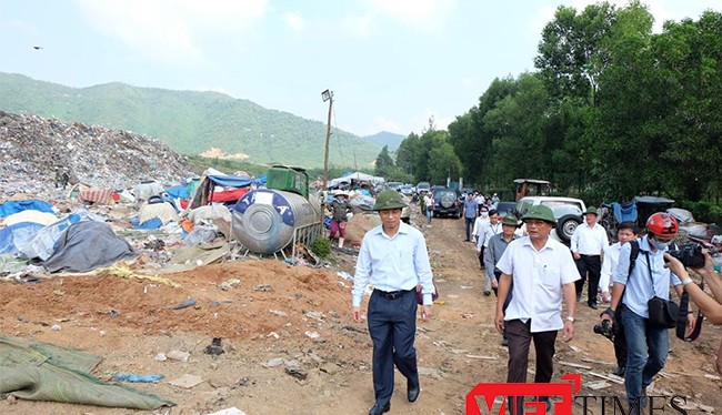 Bí thư Thành ủy Đà Nẵng Nguyễn Xuân Anh đã phải 2 lần thị sát, chỉ đạo xử lý triệt để tình trạng ô nhiễm môi trường tại bãi rác Khánh Sơn
