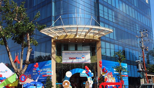 Sáng 5/10, Chi nhánh bán lẻ của Ngân hàng VietinBank tại Đà Nẵng mang tên VietinBank Sông Hàn chính thức đi vào hoạt động, nâng số lượng chi nhánh của ngân hàng này tại Đà Nẵng lên 4 chi nhánh.
