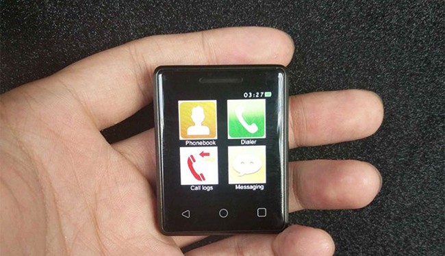 Chiếc smartphone nhỏ nhất thế giới có khả năng kết nối với nhiều thiết bị di động khác để trở thành phụ kiện điện thoại.