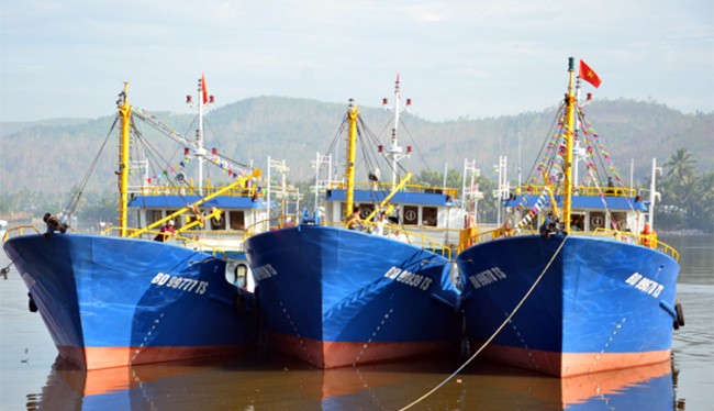 Tàu cá vỏ thép BĐ 99939 TS, một trong 3 chiếc tàu cá vỏ thép đầu tiên của ngư dân Bình Định đã bị sóng đánh đắm ngoài khơi sau gần 2 tháng bàn giao