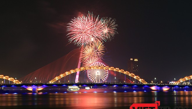 Đà Nẵng sẽ bắn pháo hoa chào năm mới từ sà lan trên sông Hàn
