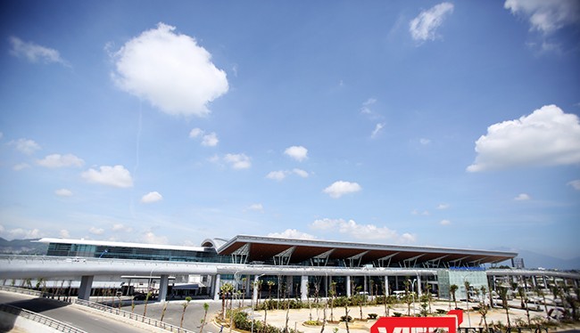 Chiều 19/5, Nhà ga quốc tế T2-Sân bay Đà Nẵng chính thức khánh thành và đưa vào khai thác sau thời gian vận hành thử nghiệm.
