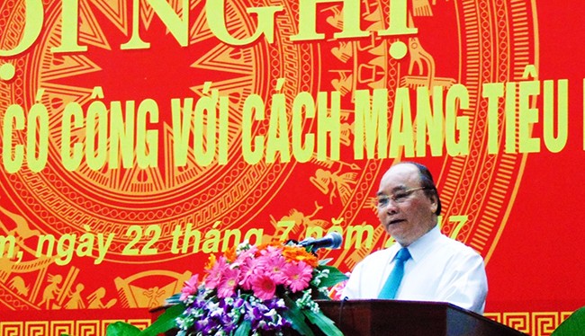 Thủ tướng Chính phủ Nguyễn Xuân Phúc phát biểu tại Hội nghị biểu dương người có công với cách mạng tiêu biểu năm 2017 nhân kỷ niệm 70 năm ngày Thương binh liệt sỹ do UBND tỉnh Quảng Nam vừa tổ chức.