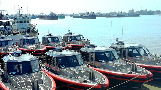 Trong khuôn khổ chuyến thăm của Phó Đô đốc Fred M. Midgette, Tư lệnh lực lượng Tuần duyên Hoa Kỳ đến Việt Nam, phía Hoa Kỳ đã chuyển giao 6 xuồng tuần tra Metal Shark cho lực lượng Cảnh sát biển Việt Nam (ảnh metalsharkboats.com)