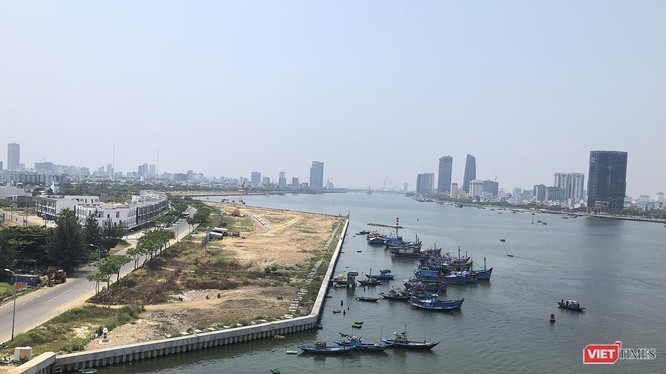 Dự án Bất động sản và bến du thuyền Đà Nẵng với bờ kè bê tông lấn ra sông Hàn