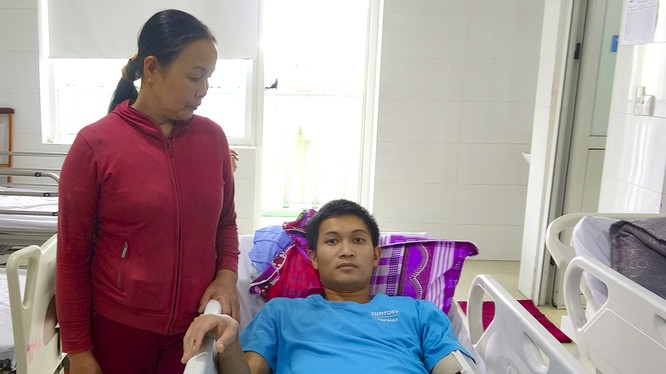 Bệnh nhân Lê Phước K đang điều trị tại Bệnh viện Đà Nẵng (ảnh Bệnh viện Đà Nẵng cung cấp)