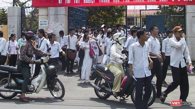 Các thí sinh tham gia kỳ thi tuyển sinh tại Đà Nẵng