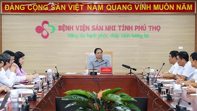 Thủ tướng Phạm Minh Chính tại buổi làm việc với Bệnh viện Sản Nhi Phú Thọ (ảnh Nhật Bắc/VGP)