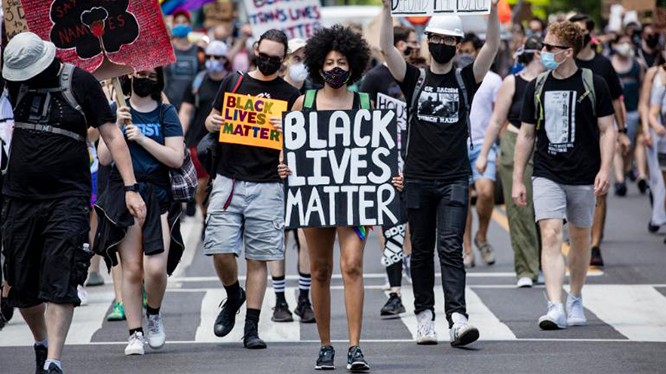 Phong trào Black Lives Matter tiếp tục dâng cao. Ảnh: CNN.
