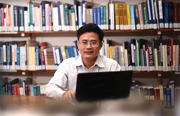 Ông Đỗ Thiên Anh Tuấn, giảng viên Chương trình Giảng dạy Kinh tế Fulbright 