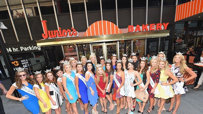 52 người đẹp đại diện cho phái đẹp Mỹ đã sẵn sàng cho cuộc đua tranh vương miện Miss America 2016