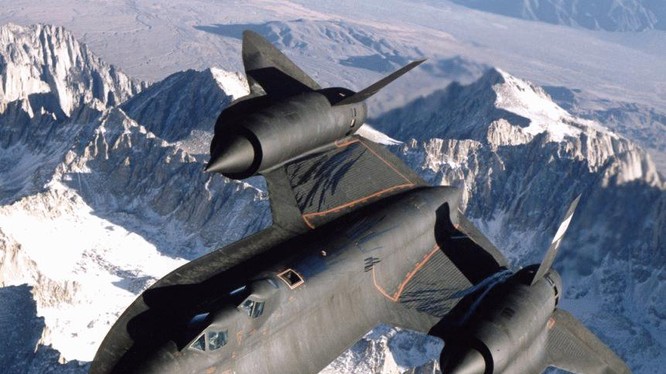 Máy bay trinh sát tầm xa SR-71 Blackbird của không quân Mỹ 